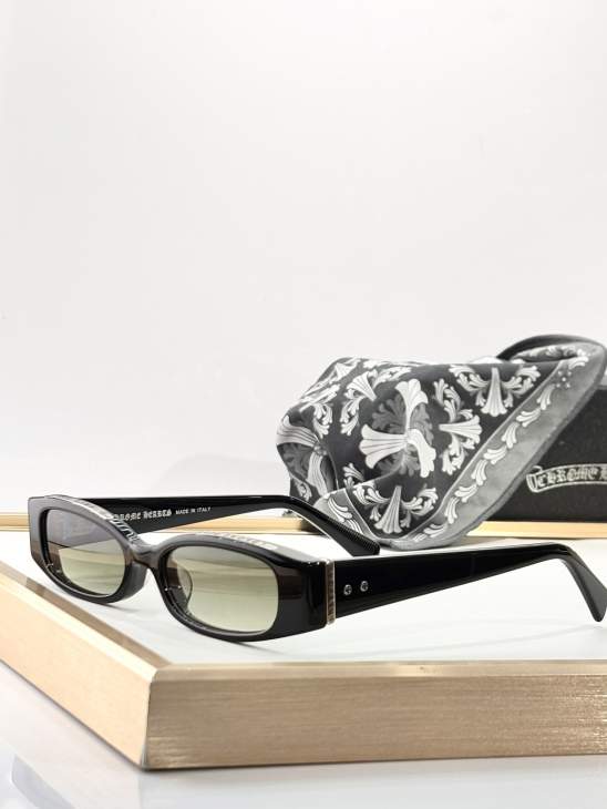 Picture of Chrome Hearts Sunglasses _SKUfw75327032fw